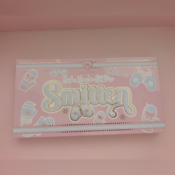 P Louise 15 pan lipstick palette with mirror - Picture 3 of 5